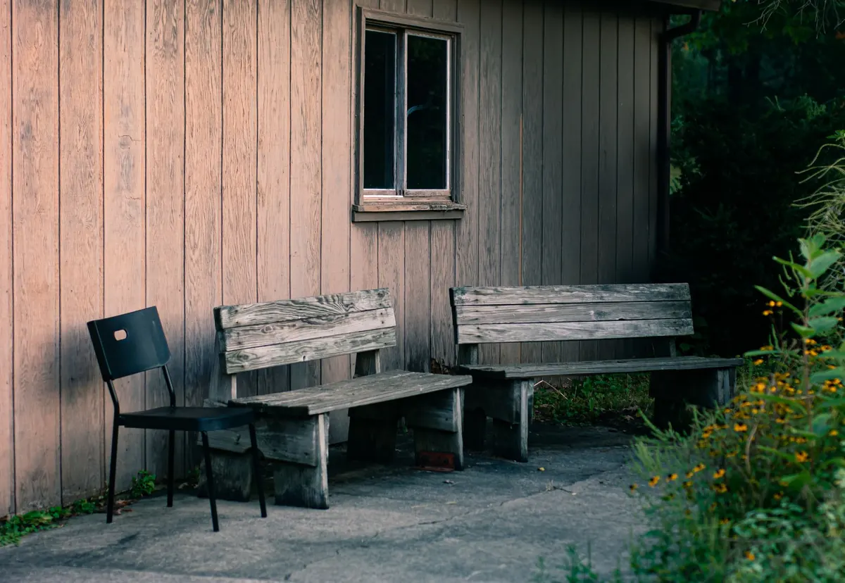 How to Build a Slatted Oak Garden Bench Using Hand Tools